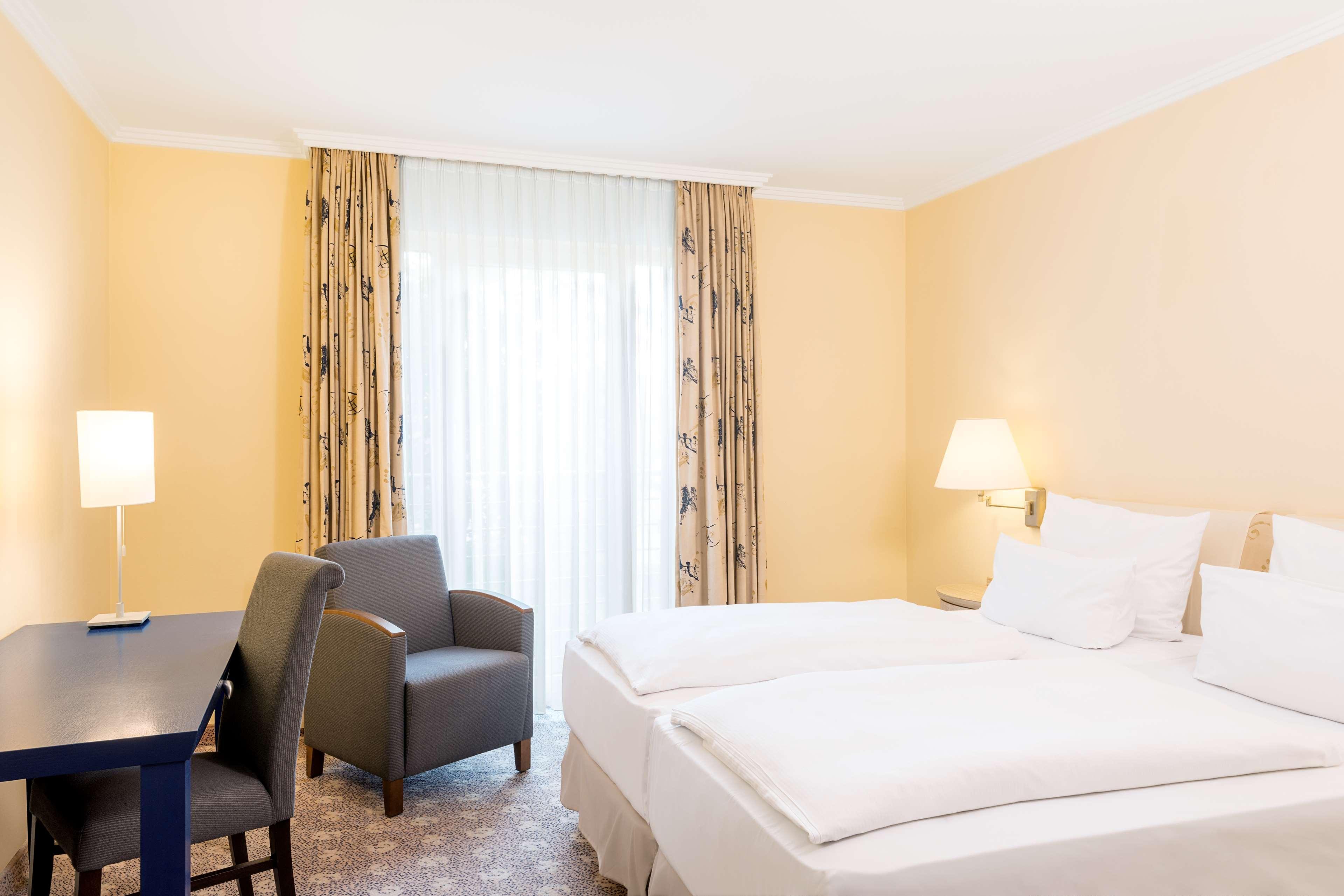 Nh Potsdam Hotel Exterior photo