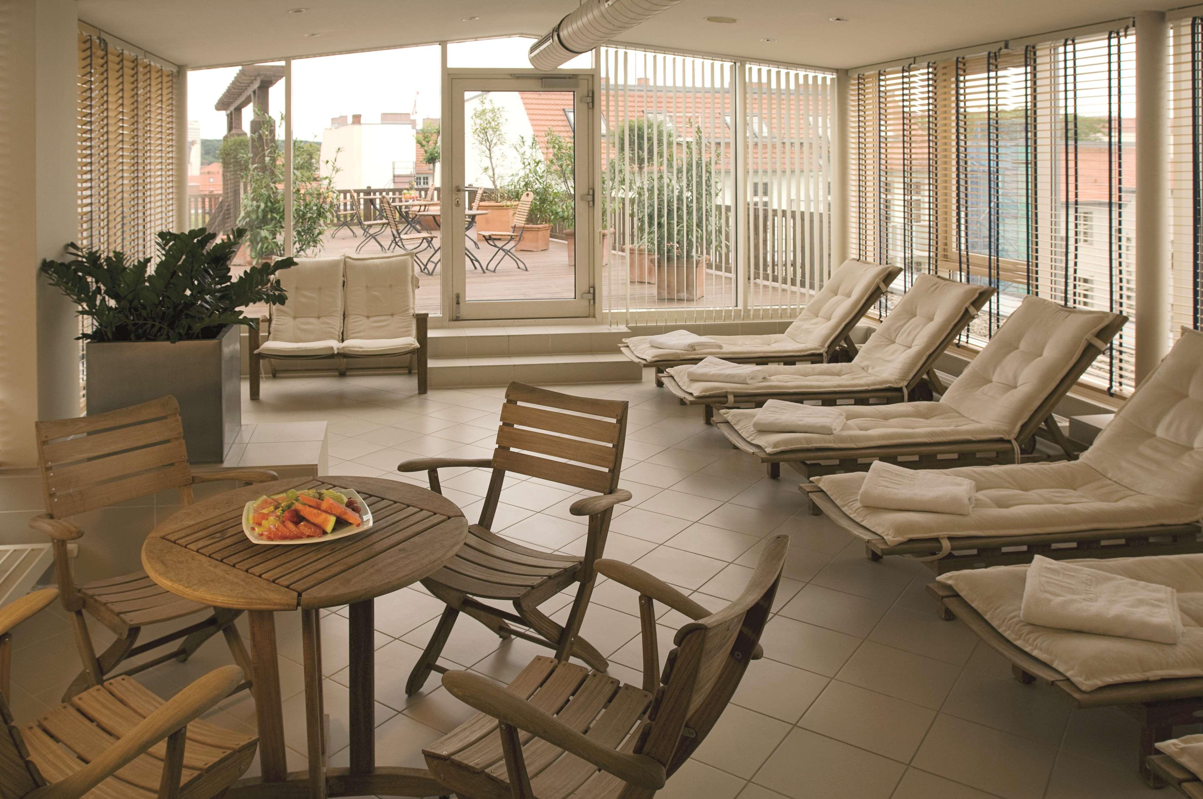Nh Potsdam Hotel Exterior photo