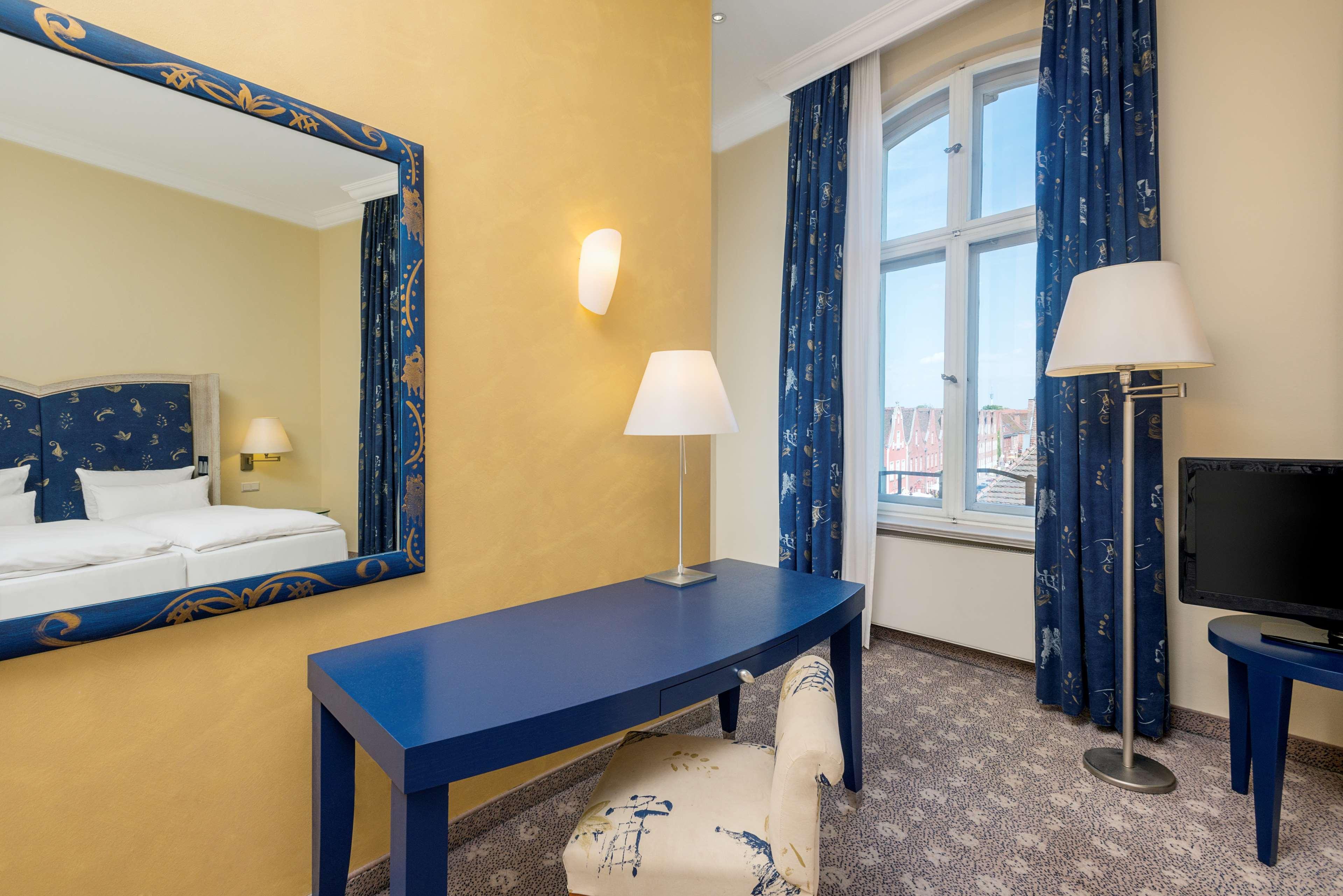 Nh Potsdam Hotel Exterior photo