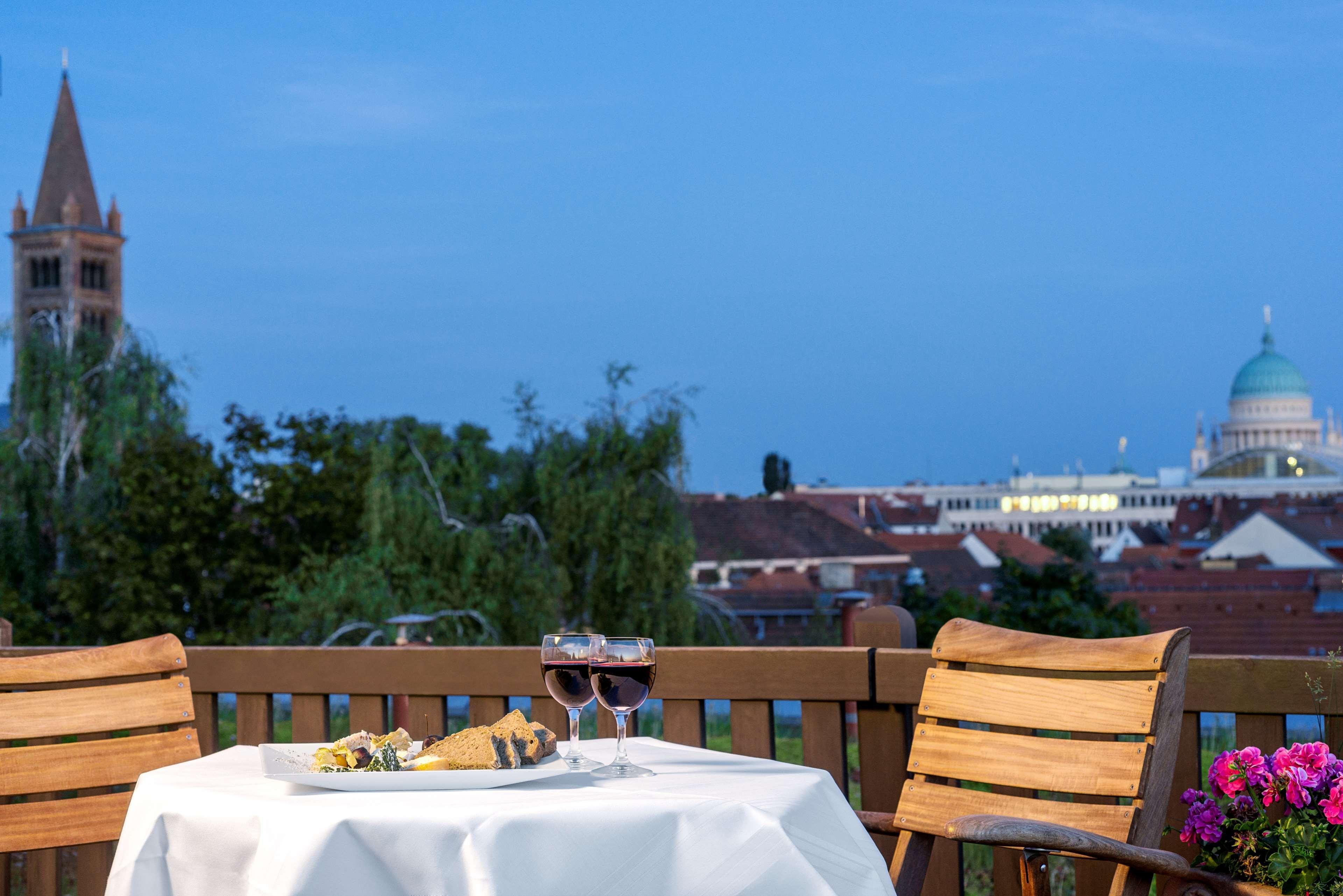 Nh Potsdam Hotel Exterior photo