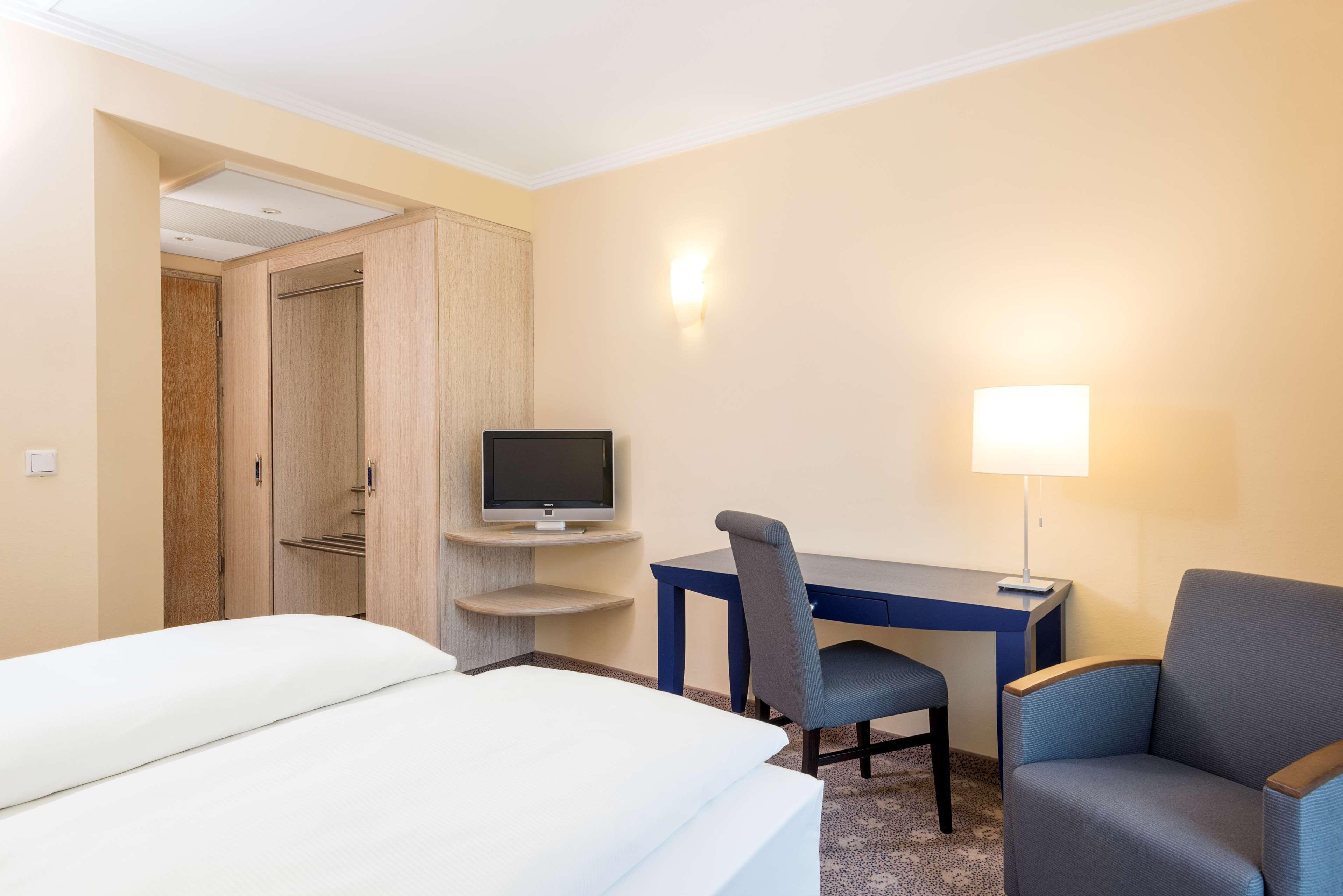 Nh Potsdam Hotel Exterior photo